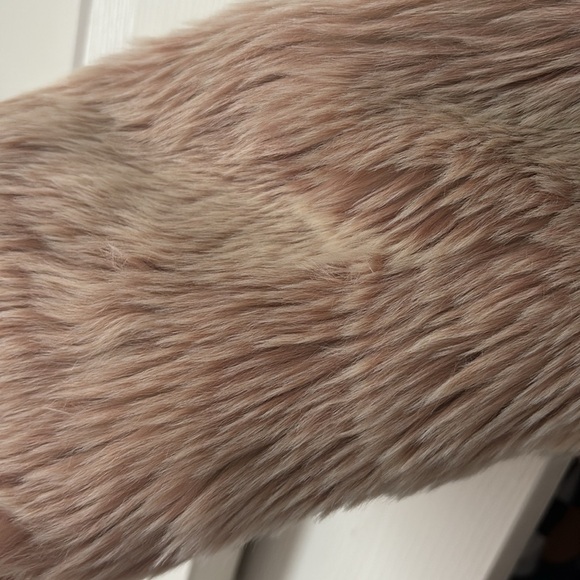 BEBE Size Medium Blush Faux Fur Cropped Jacket Lined Long Sleeve Cardigan - Picture 6 of 6